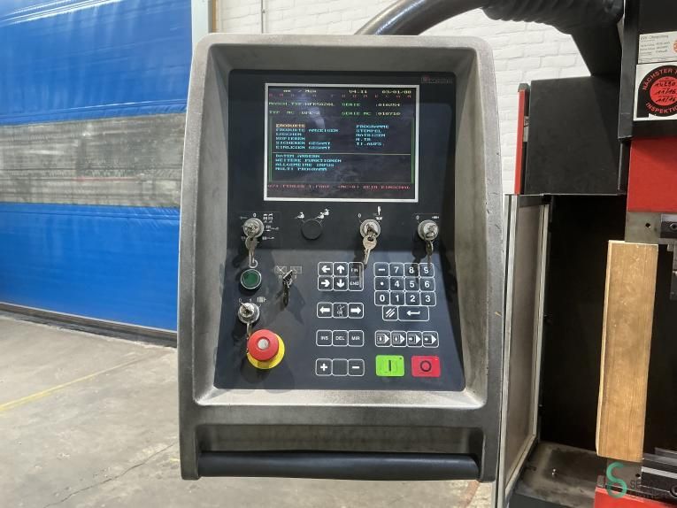 Press brakes Amada HFE 50-20 2001 8 Axis
