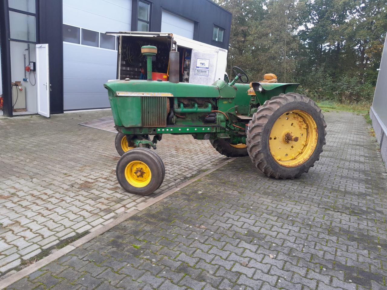 John Deere 4020