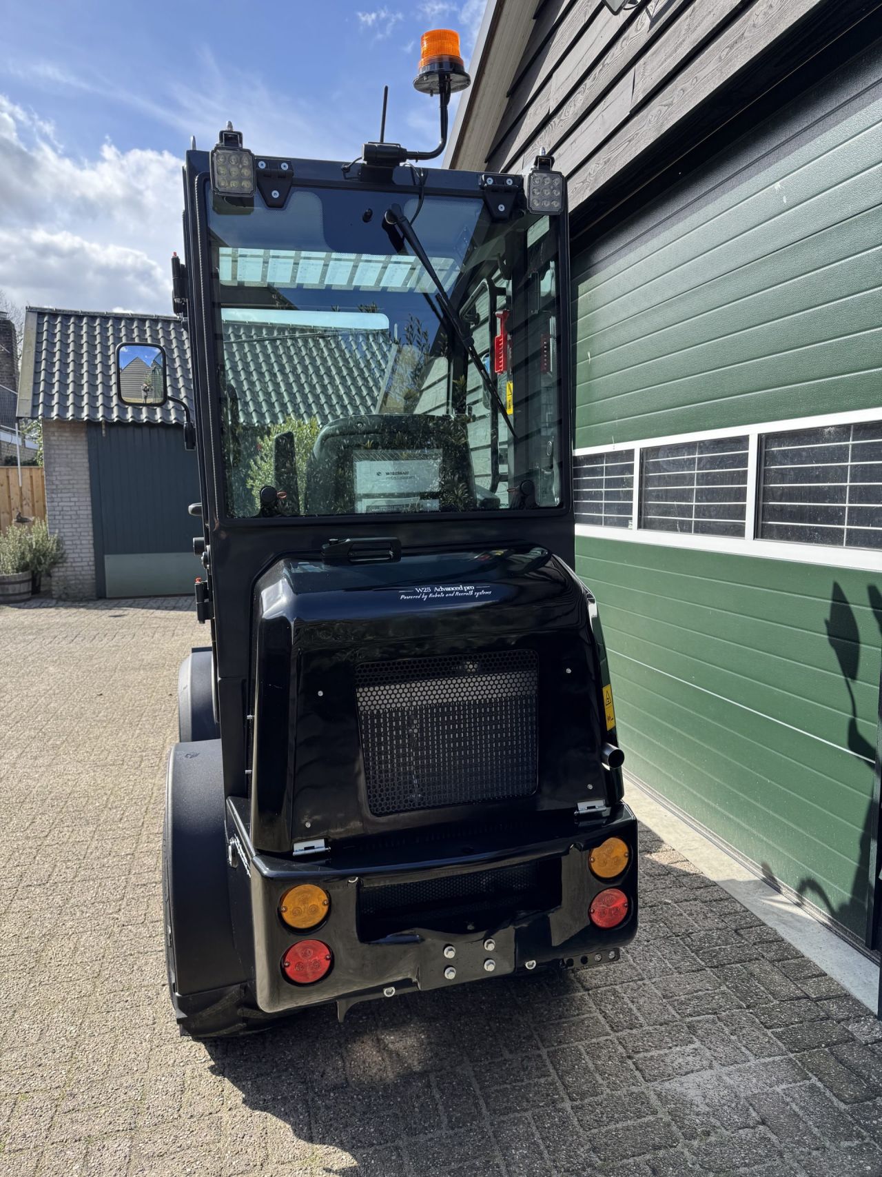 Landward/Panther W25 minishovel /miniloader demo