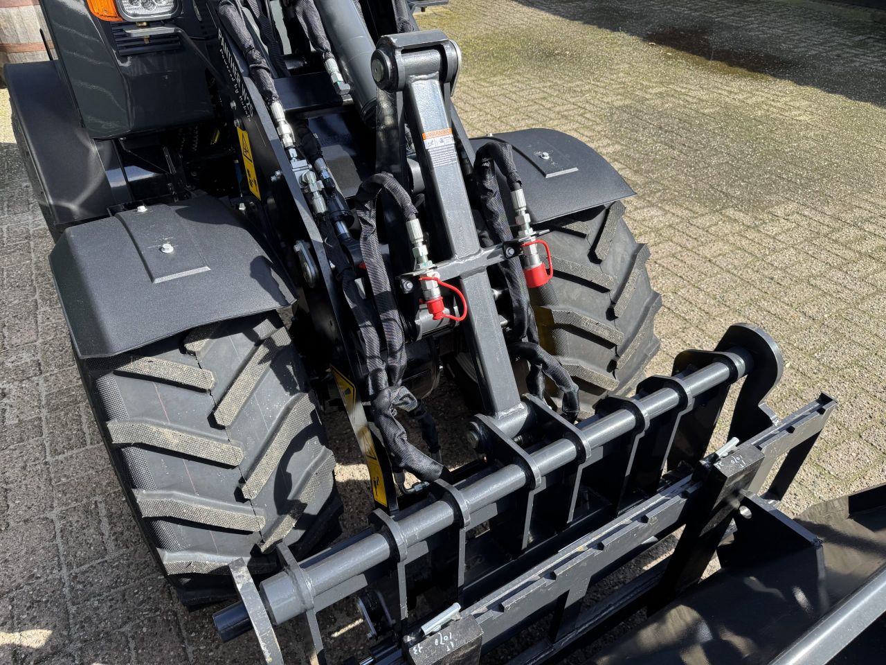 Landward/Panther W25 minishovel /miniloader demo