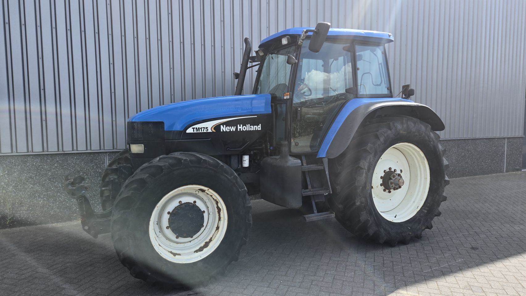 2003 New Holland TM 175 Front hef en aftakas Airco