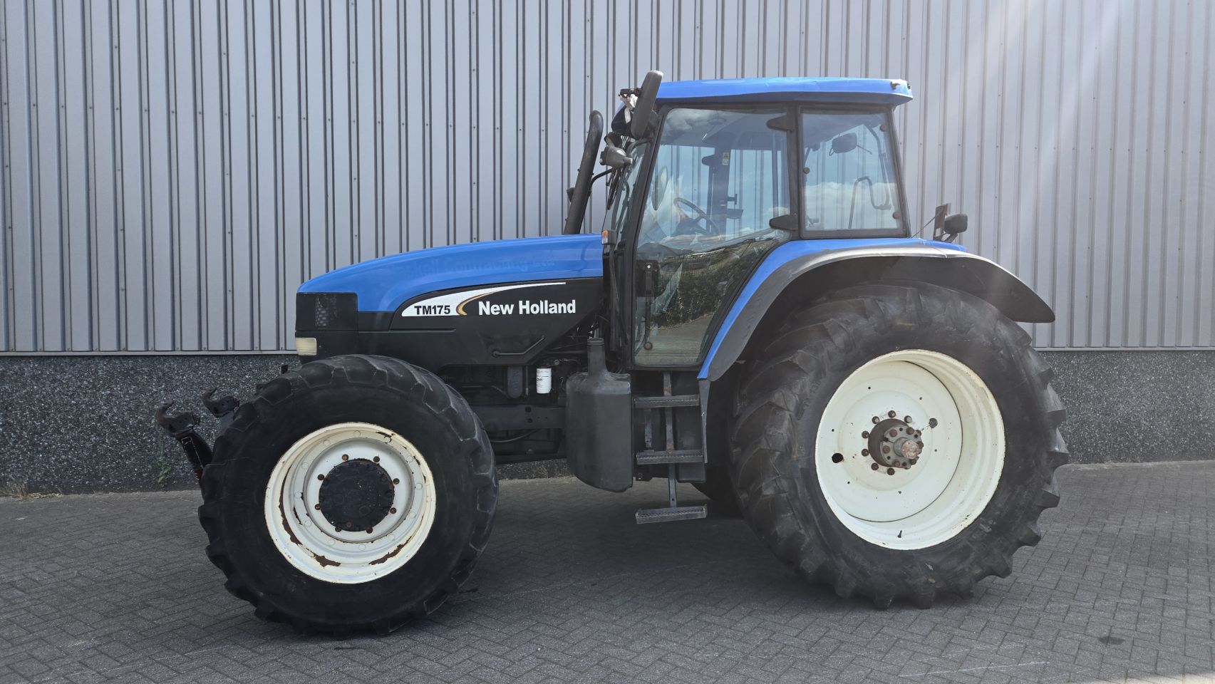 2003 New Holland TM 175 Front hef en aftakas Airco