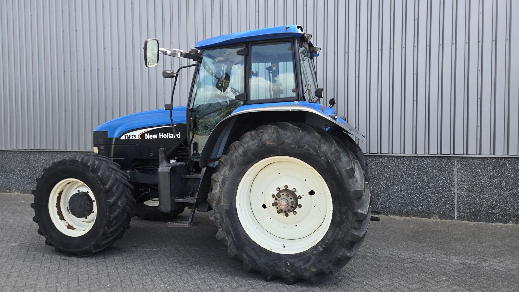 2003 New Holland TM 175 Front hef en aftakas Airco