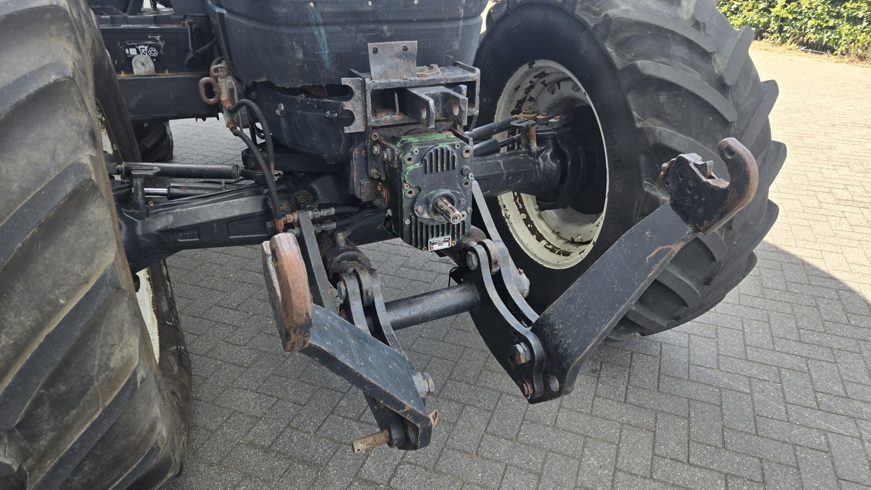 2003 New Holland TM 175 Front hef en aftakas Airco