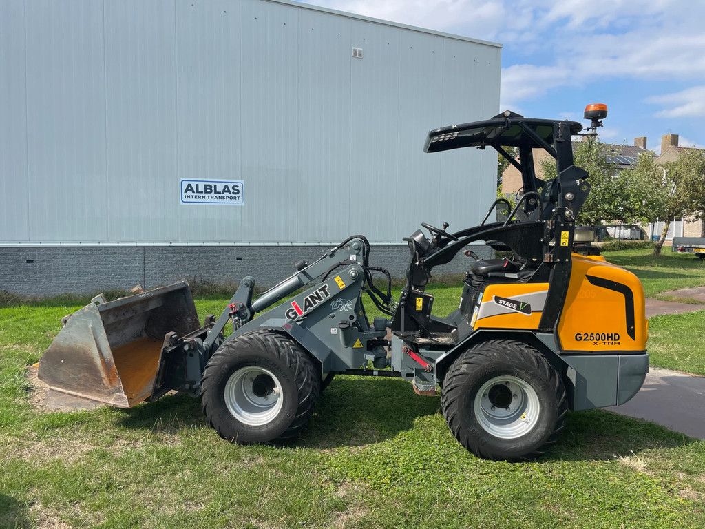 Giant G2500HD Xtra shovel