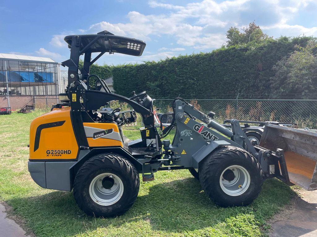 Giant G2500HD Xtra shovel