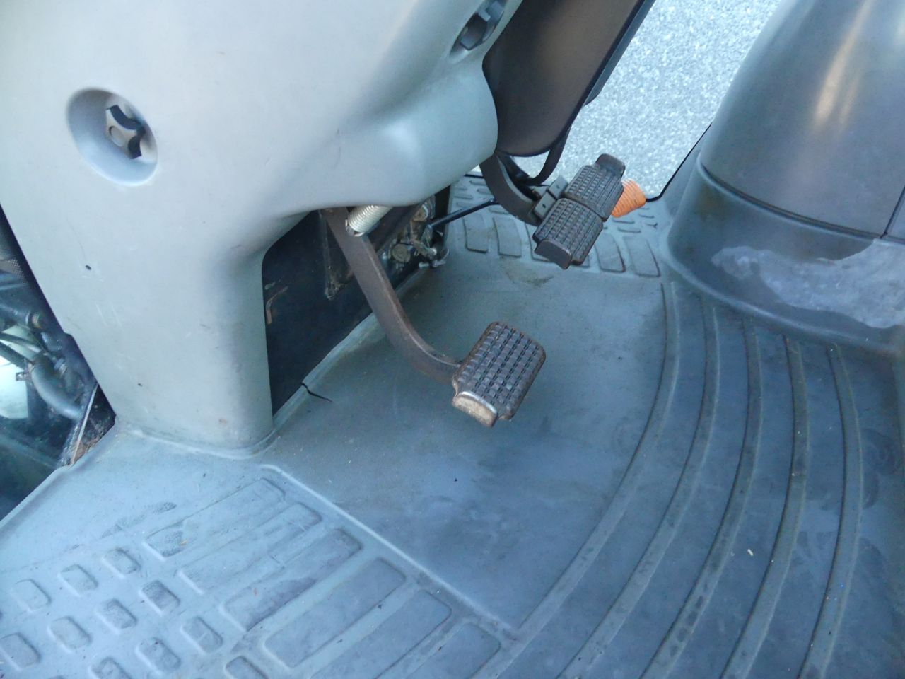 2003 TS 115 New Holland met voorlader en airco