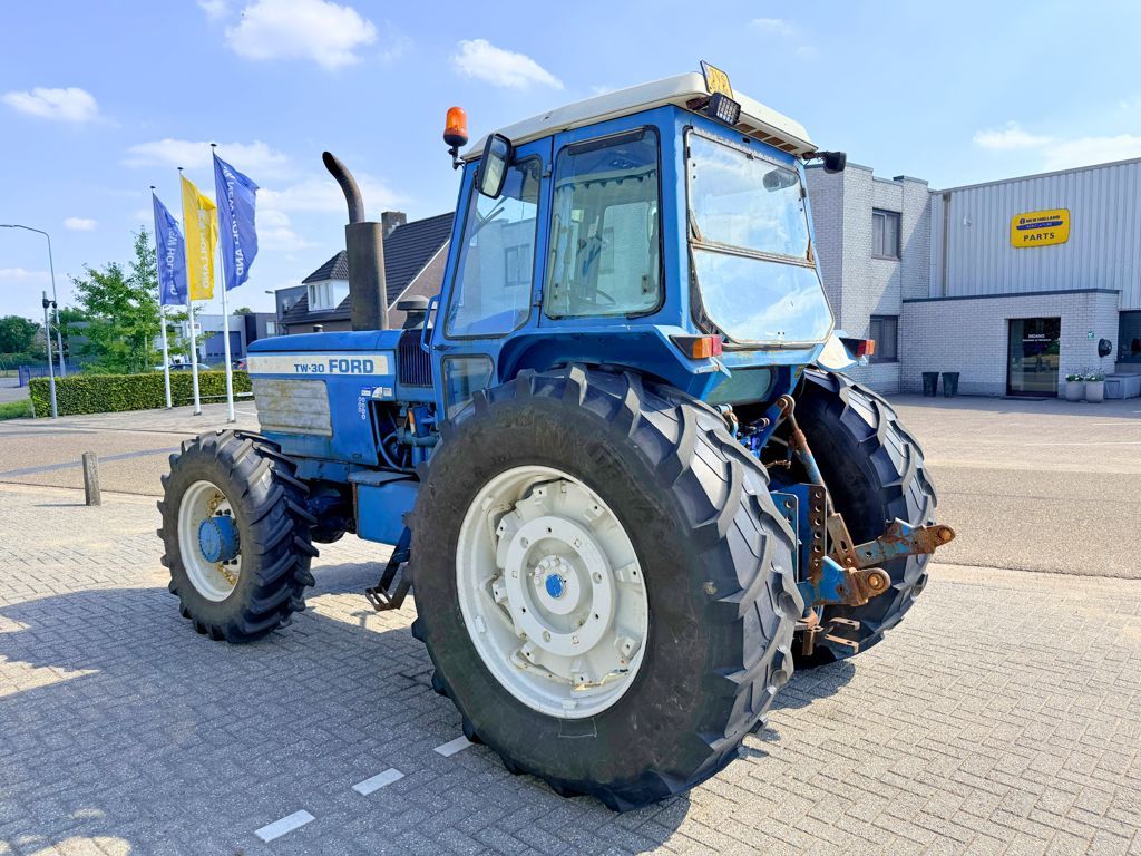 Ford TW-30 4WD