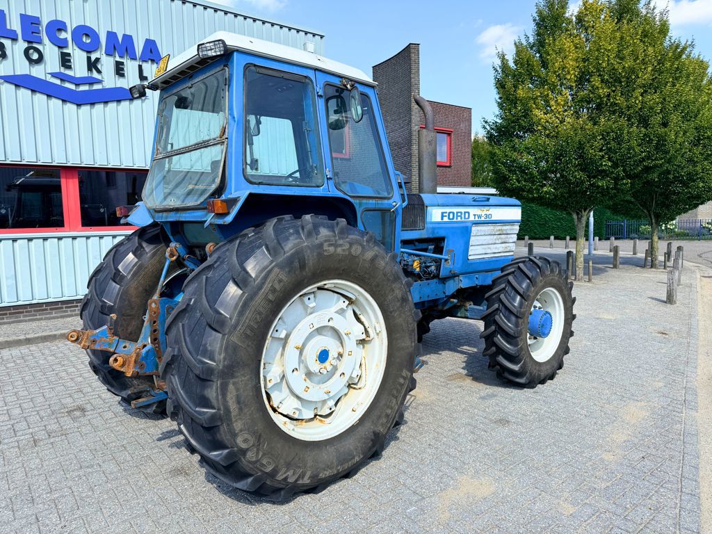 Ford TW-30 4WD