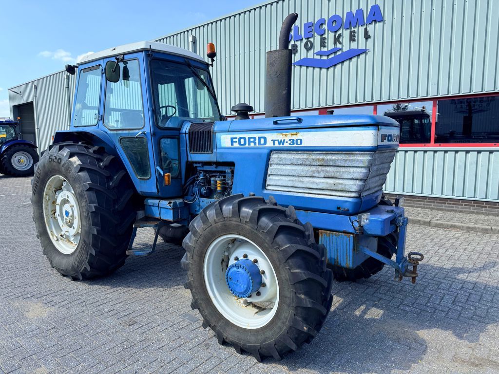 Ford TW-30 4WD