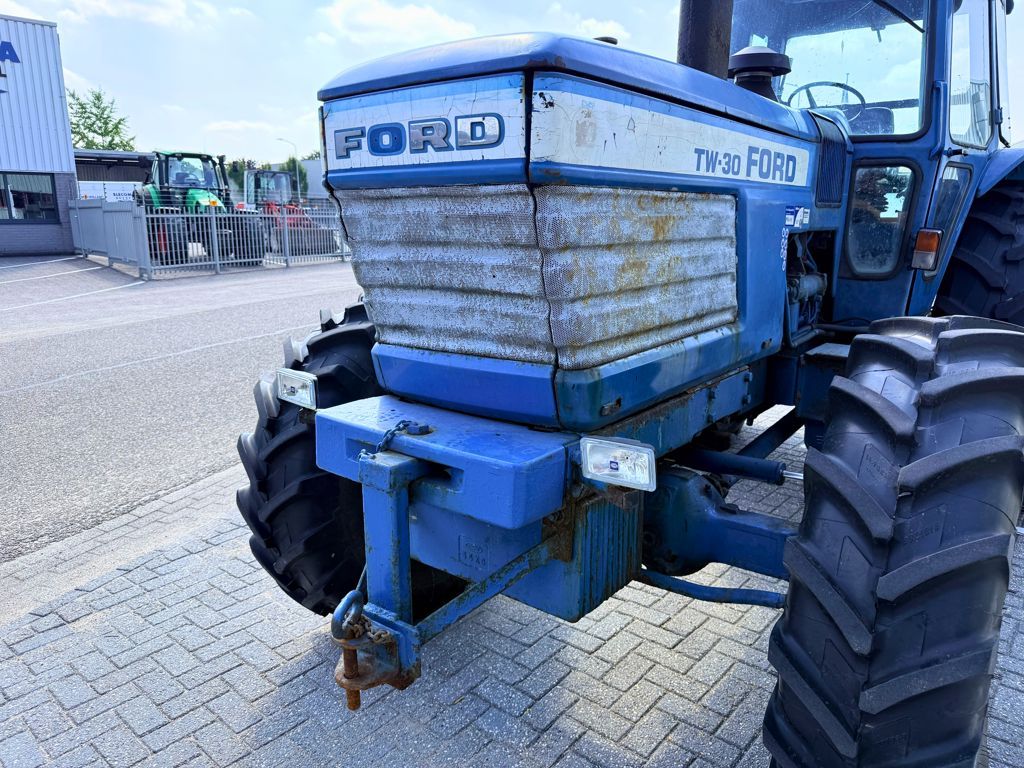 Ford TW-30 4WD