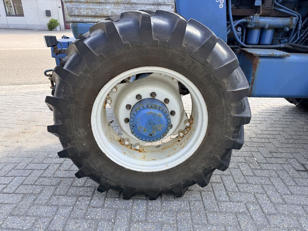 Ford TW-30 4WD
