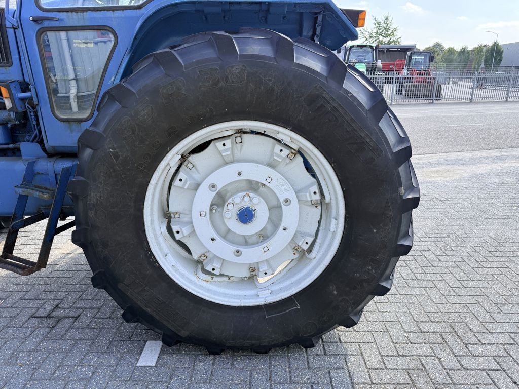 Ford TW-30 4WD