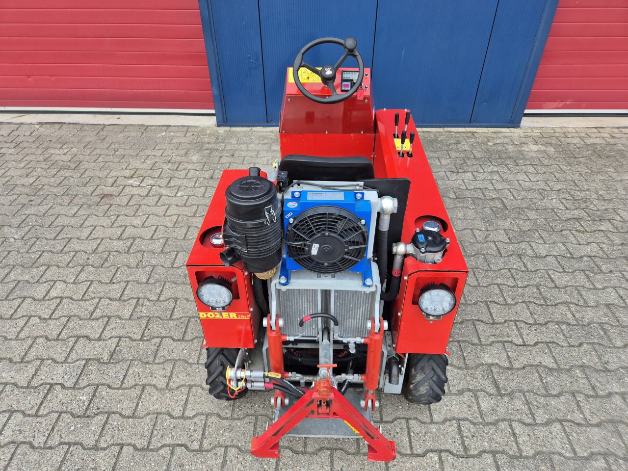 WESTERMANN DOZER 29HP MET FREES EN SCHUIFBLAD SLECHTS 105 UUR