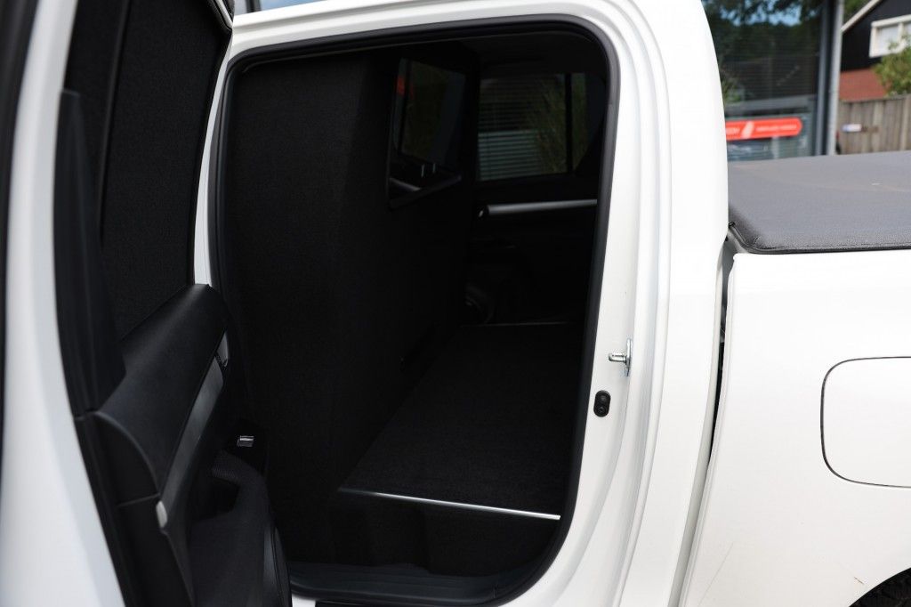 Toyota Hilux 2.4 D-4D DUBBEL CABIN PROFESSIONAL 2 ZITS 4WD VAN