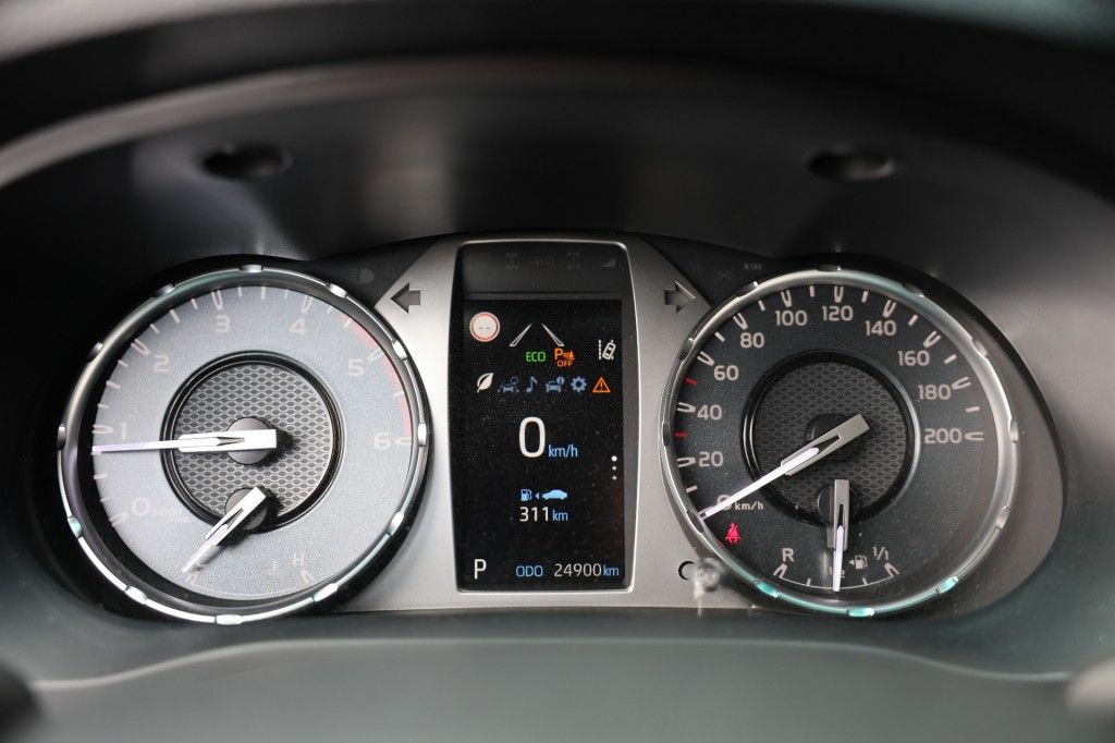Toyota Hilux 2.4 D-4D DUBBEL CABIN PROFESSIONAL 2 ZITS 4WD VAN