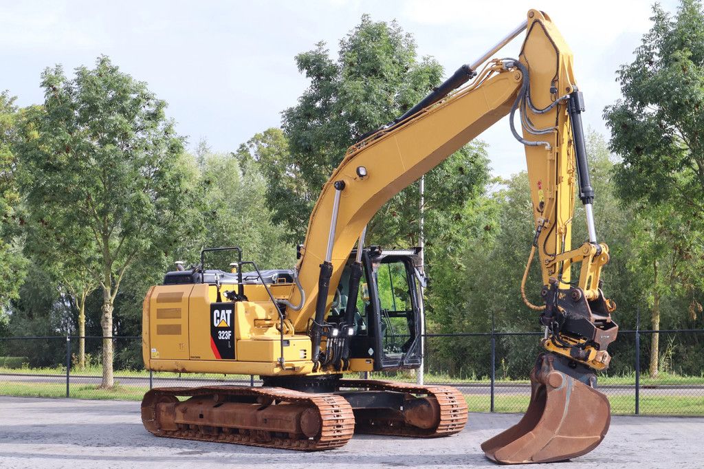 Caterpillar 323 FL | 3D GPS | ROTOTILT | RIPPER | 3X BUCKET