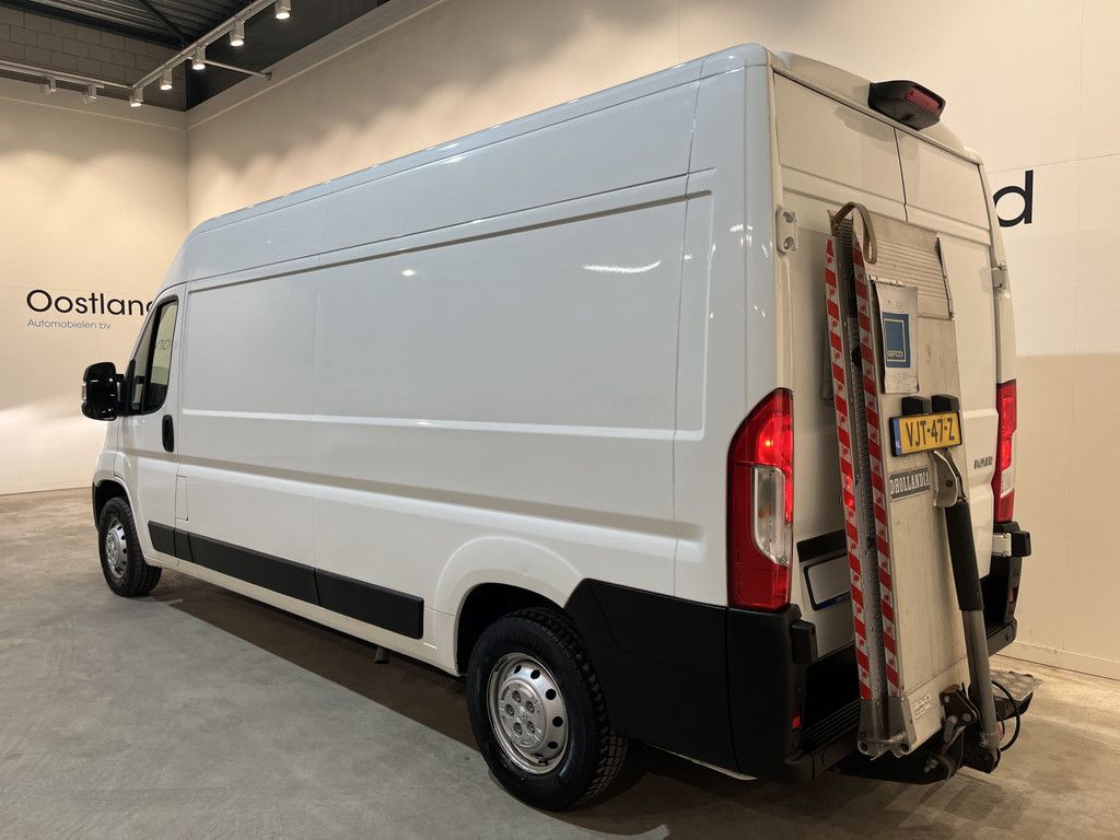 Peugeot Boxer 335 2.2 BlueHDi 140 PK L3H2 Premium / Dhollandia Laadklep / Euro 6 / Airco / Camera / Cruise Control / Navigatie / 3-Zits / 40.000 KM !!