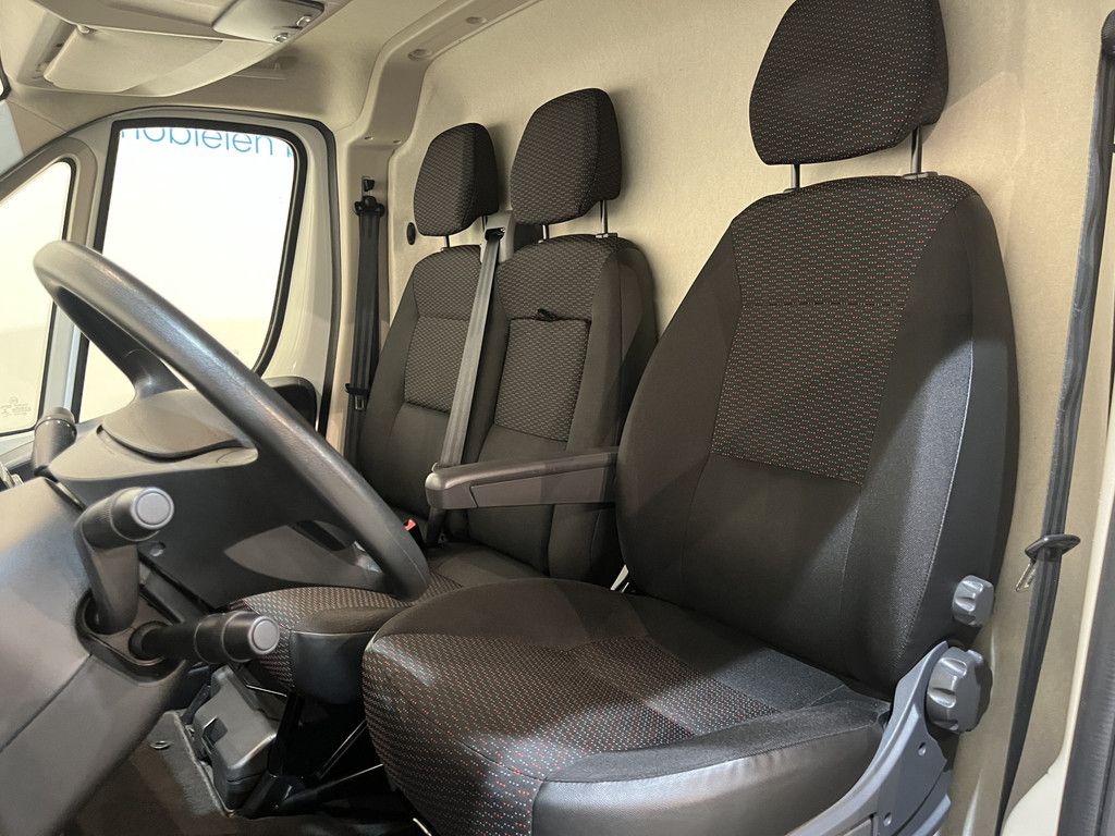 Peugeot Boxer 335 2.2 BlueHDi 140 PK L3H2 Premium / Dhollandia Laadklep / Euro 6 / Airco / Camera / Cruise Control / Navigatie / 3-Zits / 40.000 KM !!