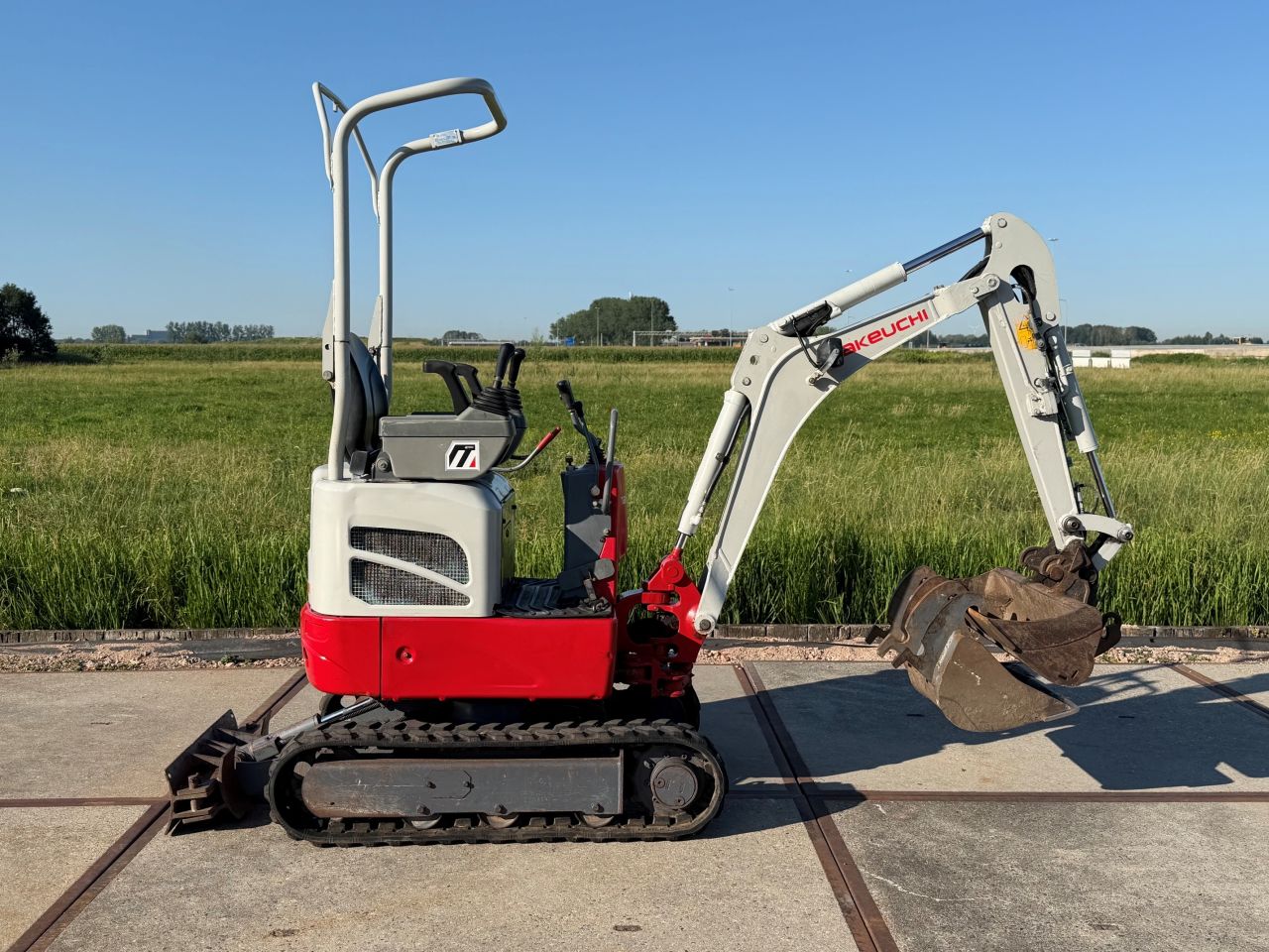 Takeuchi TB210R