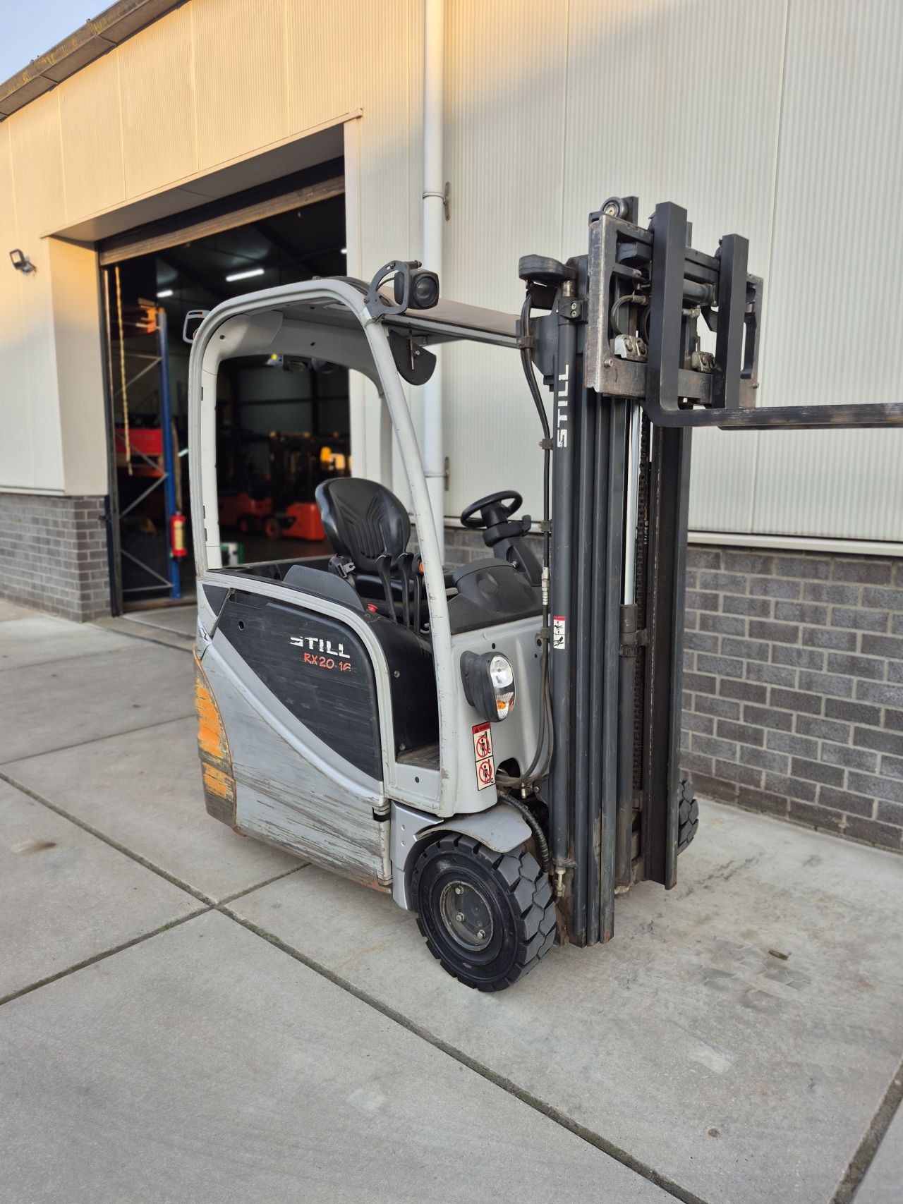 Still RX20-16 bj 2017 triplex sideshift 4.675 mmaccu dec 2022