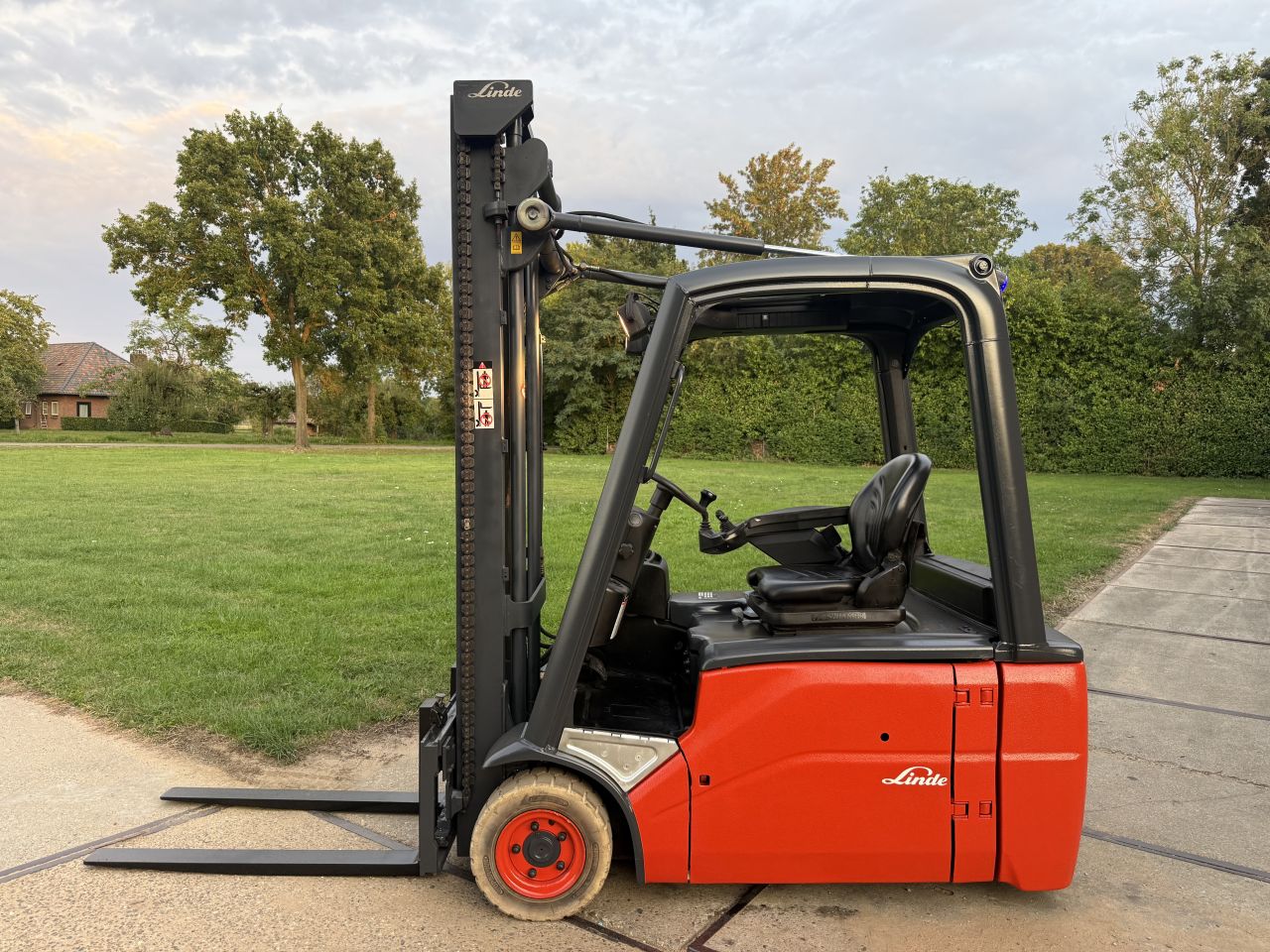 Linde 1600KG elektrisch - Sideshift - Doorkijkmast