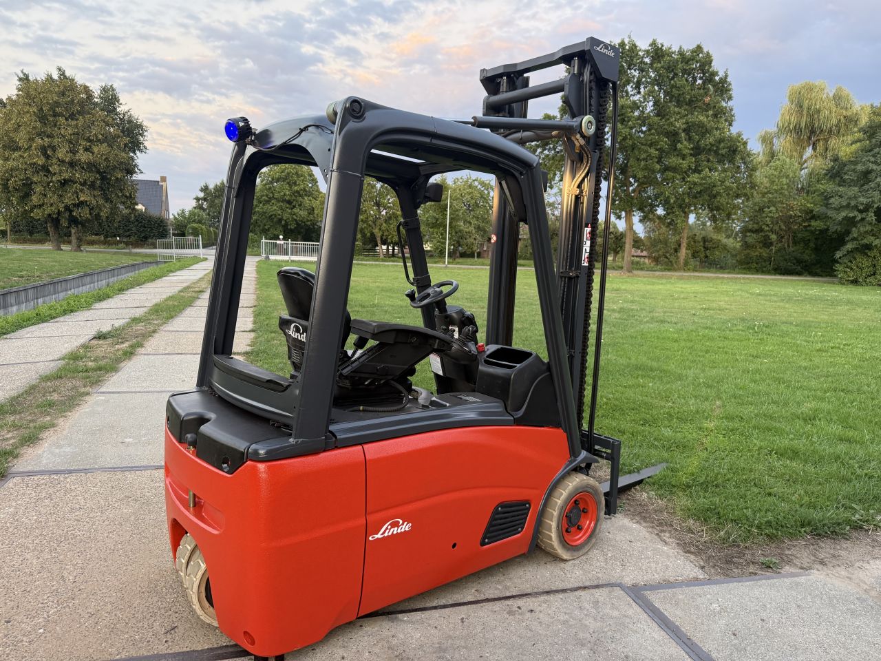 Linde 1600KG elektrisch - Sideshift - Doorkijkmast