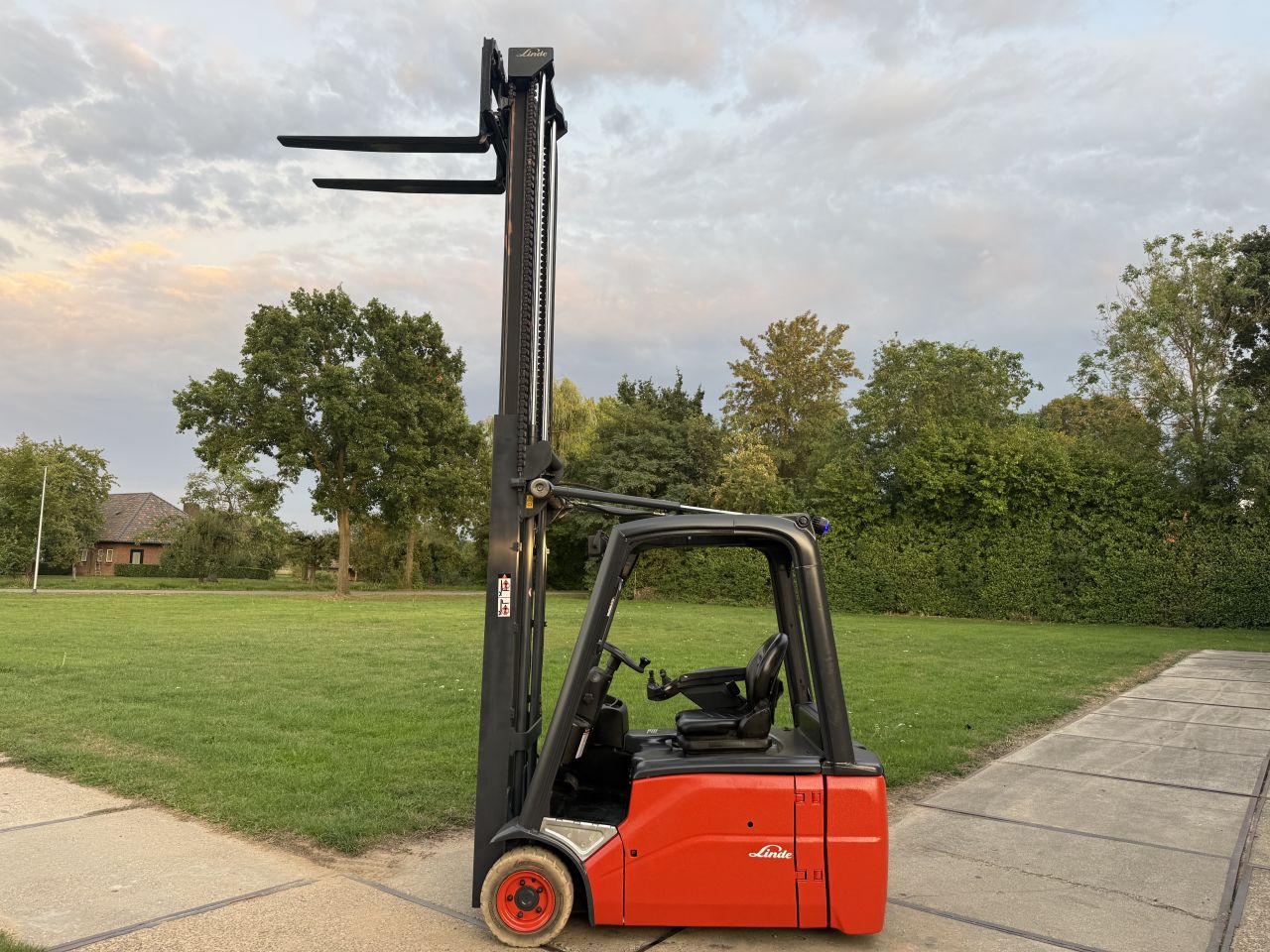 Linde 1600KG elektrisch - Sideshift - Doorkijkmast