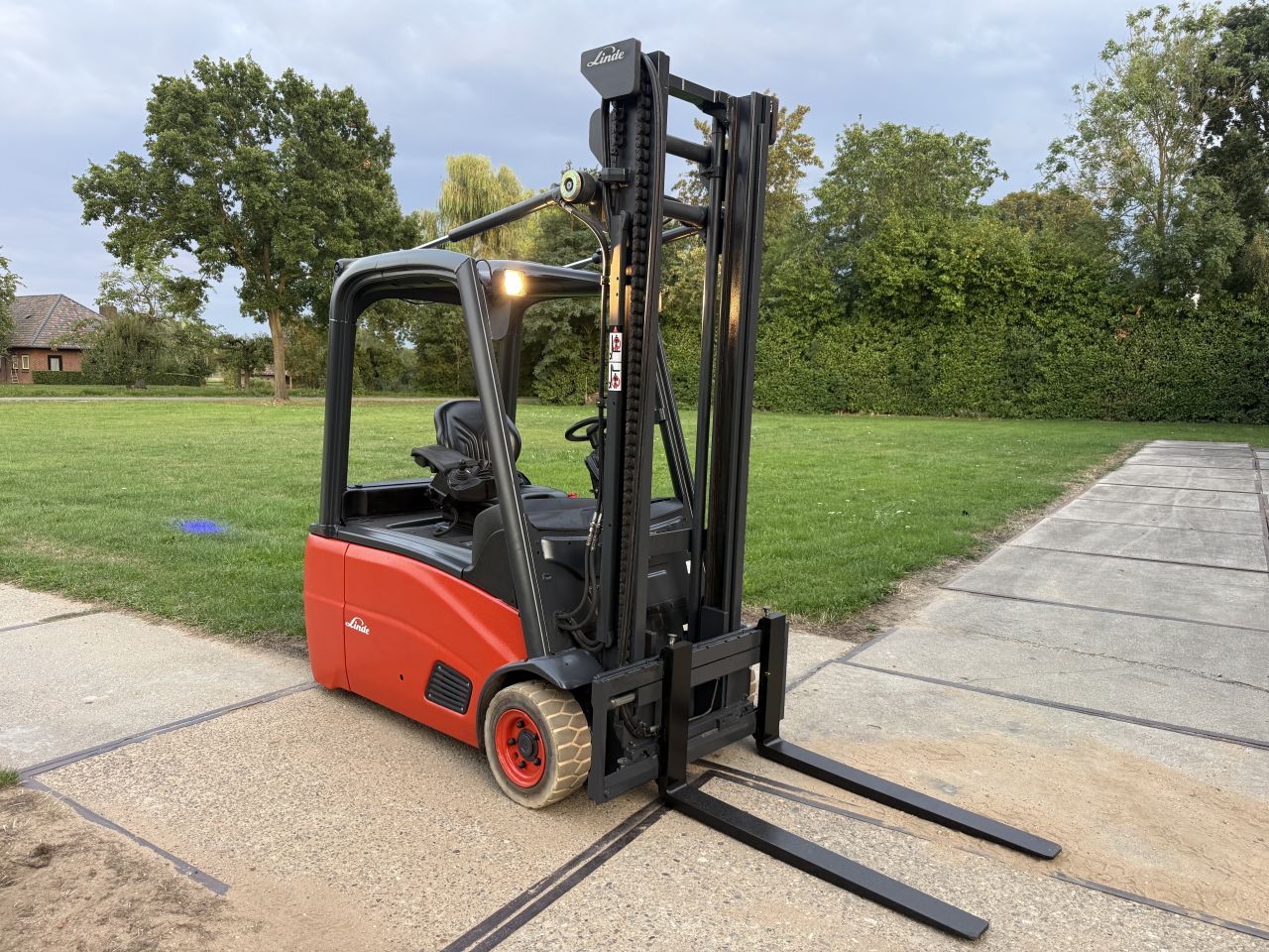 Linde 1600KG elektrisch - Sideshift - Doorkijkmast