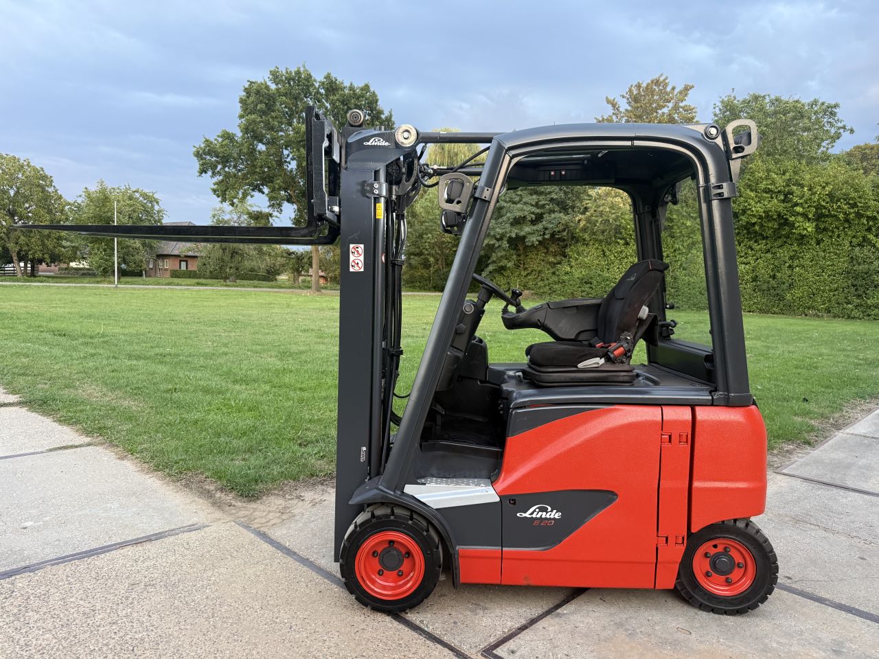 Linde E20 triplex freelift Sideshift BJ2018 accu 92%