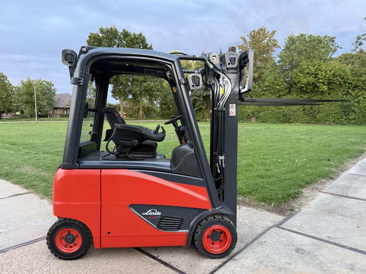 Linde E20 triplex freelift Sideshift BJ2018 accu 92%