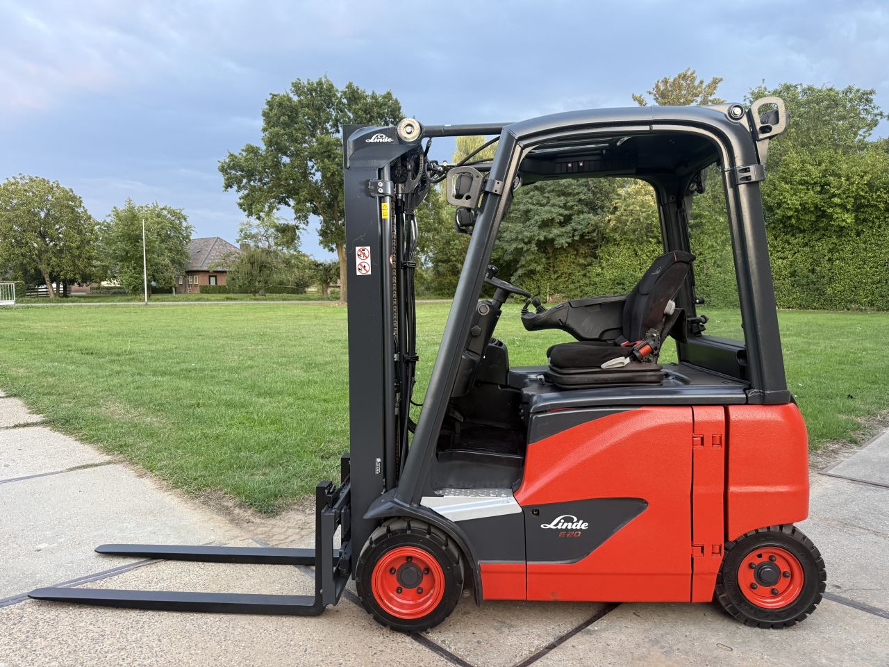 Linde E20 triplex freelift Sideshift BJ2018 accu 92%