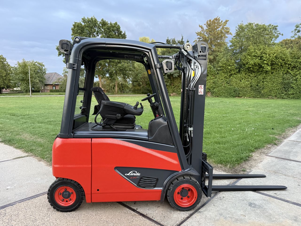 Linde E20 triplex freelift Sideshift BJ2018 accu 92%
