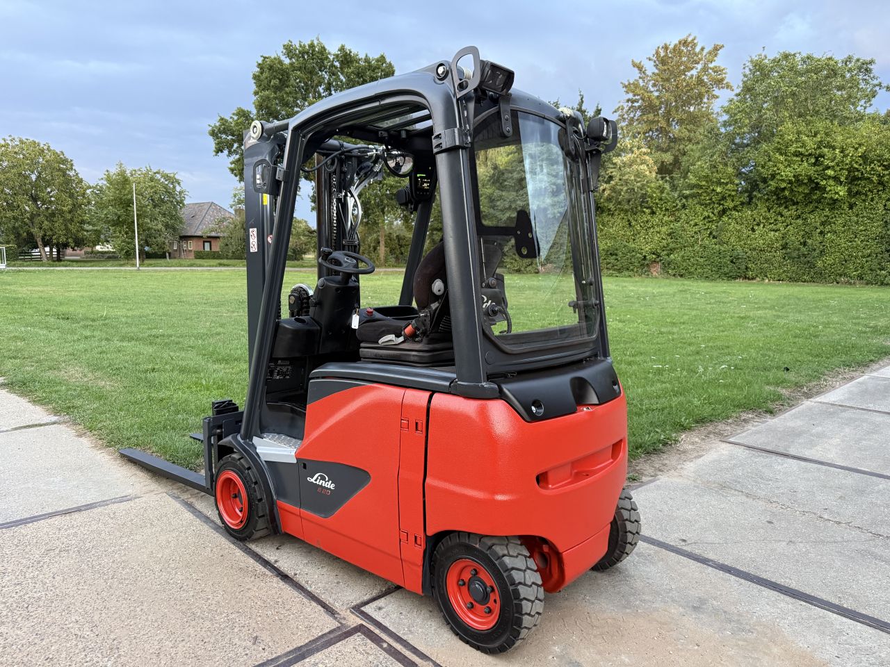 Linde E20 triplex freelift Sideshift BJ2018 accu 92%
