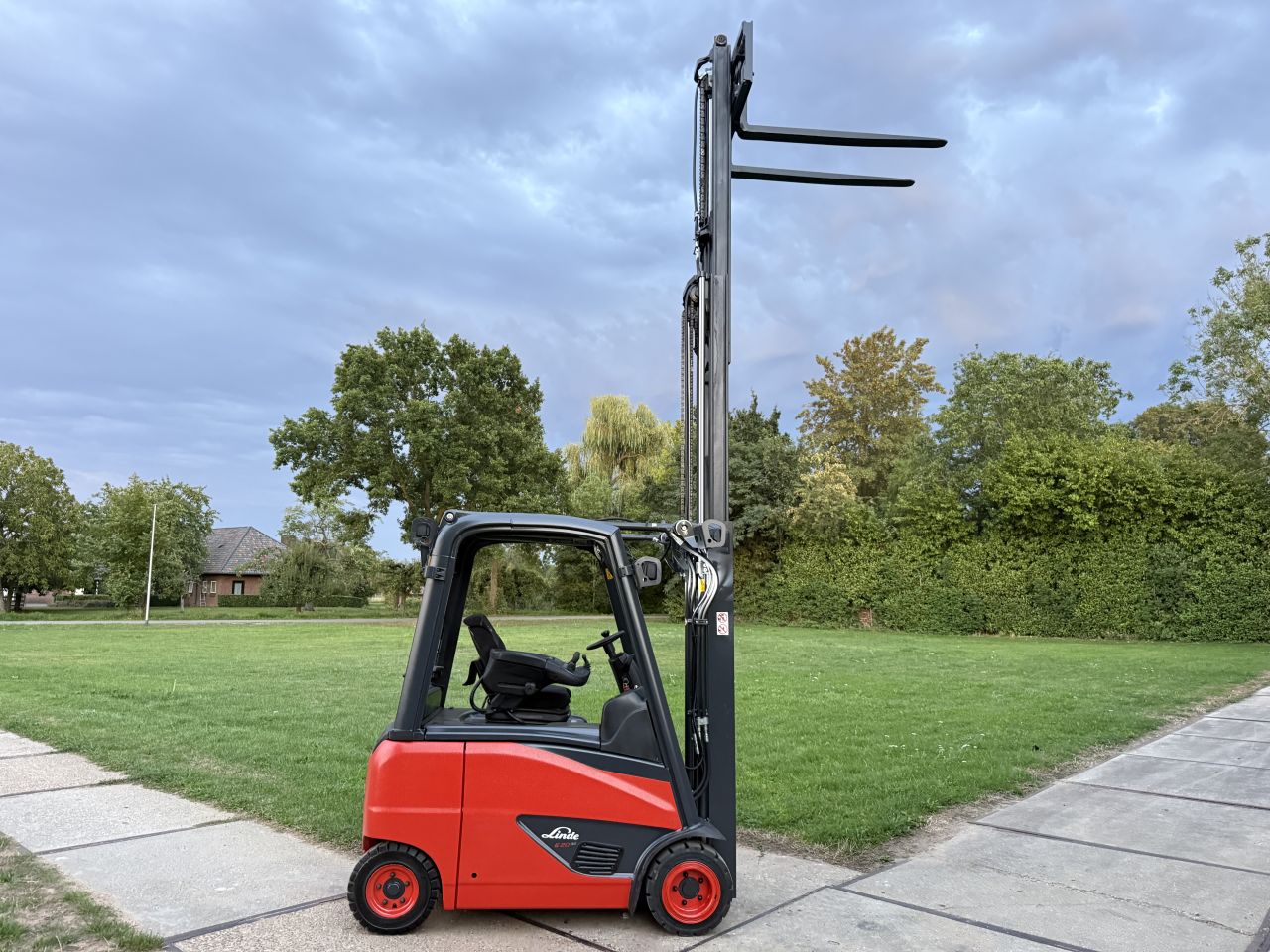 Linde E20 triplex freelift Sideshift BJ2018 accu 92%