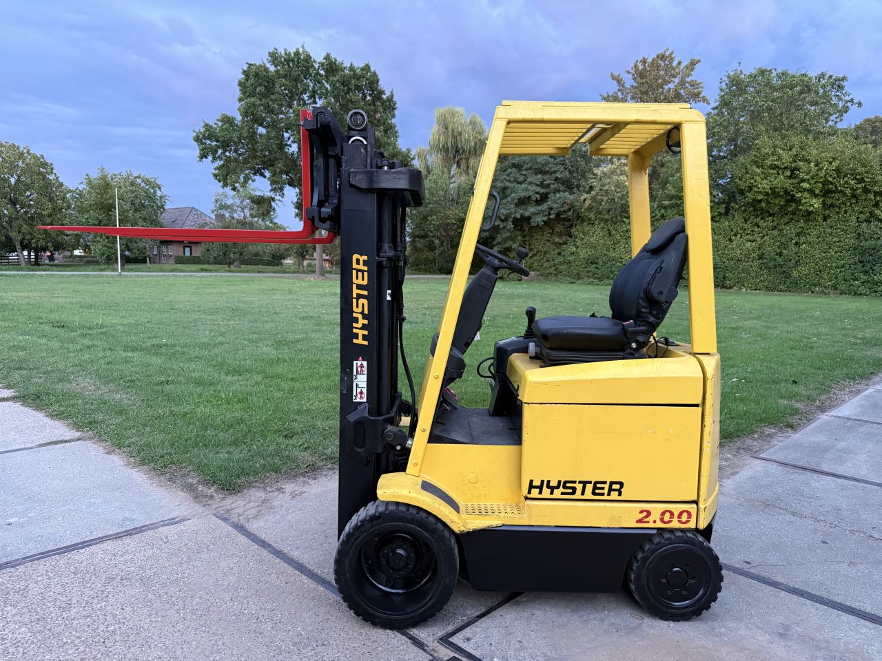 Compacte Hyster 2 tonner elektrisch triplo freelift Sideshift