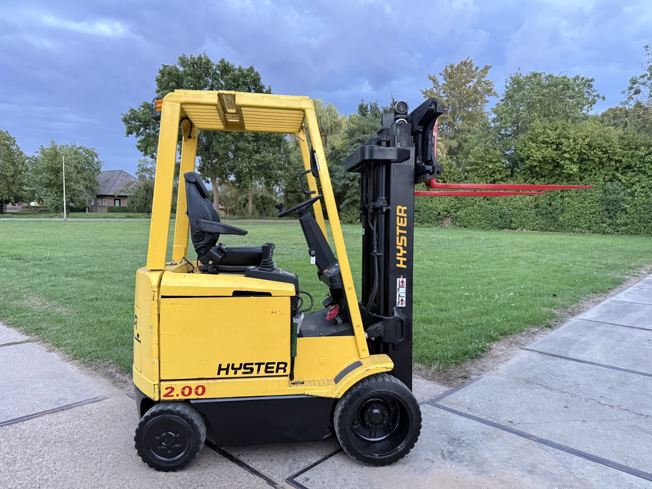 Compacte Hyster 2 tonner elektrisch triplo freelift Sideshift