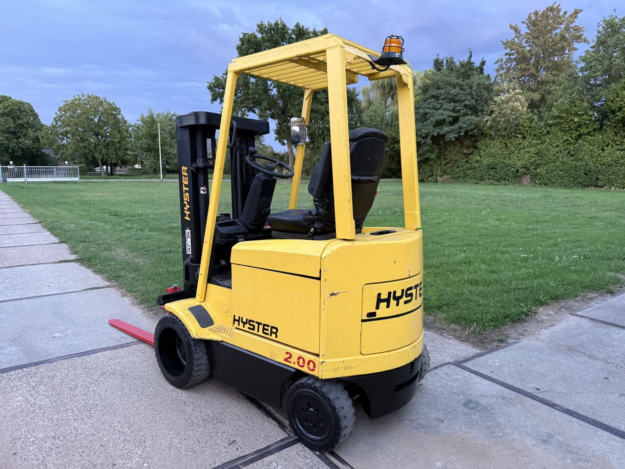 Compacte Hyster 2 tonner elektrisch triplo freelift Sideshift