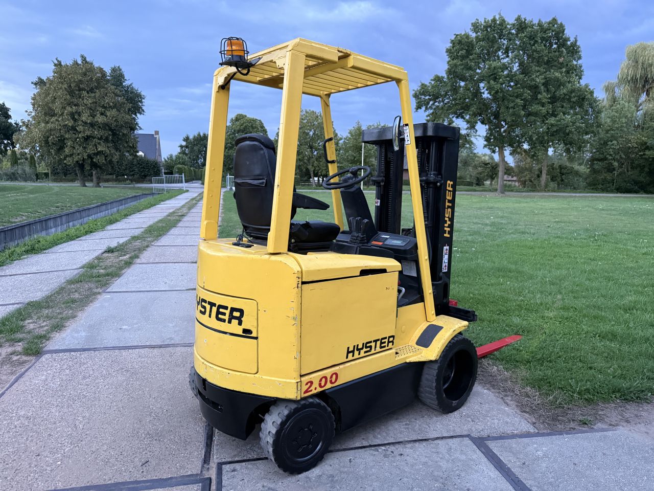 Compacte Hyster 2 tonner elektrisch triplo freelift Sideshift