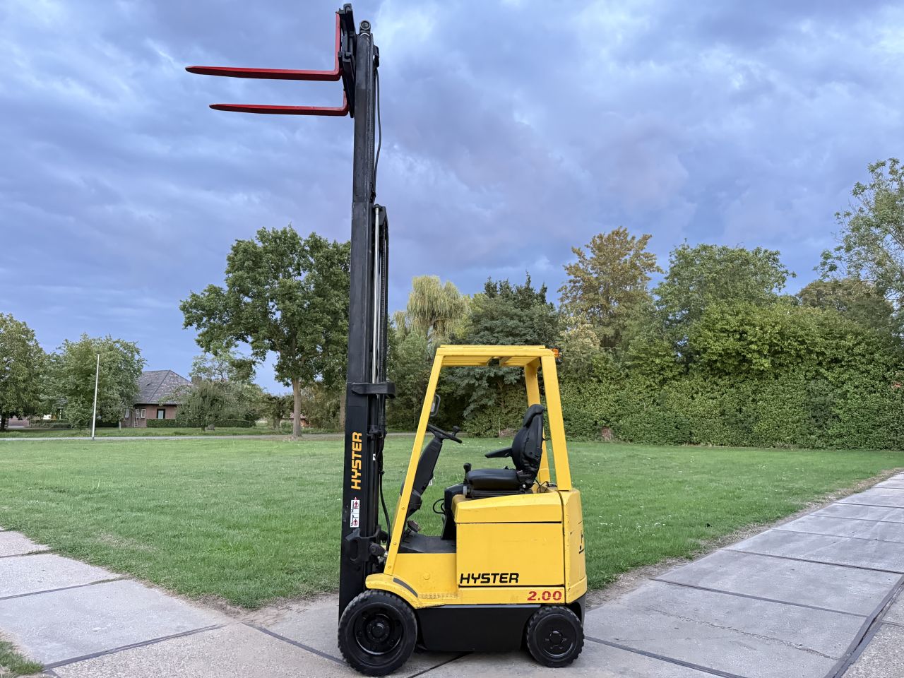 Compacte Hyster 2 tonner elektrisch triplo freelift Sideshift