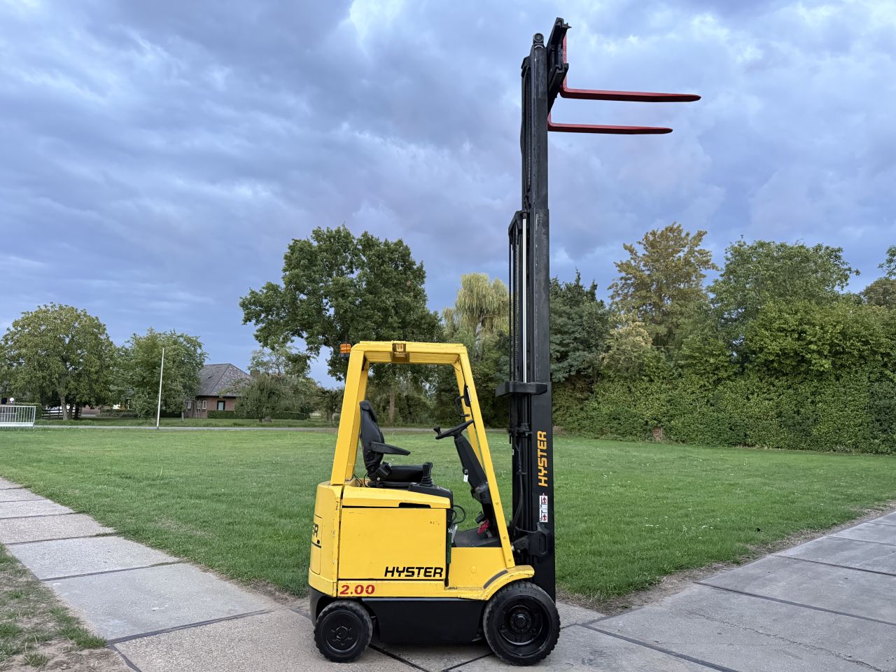 Compacte Hyster 2 tonner elektrisch triplo freelift Sideshift