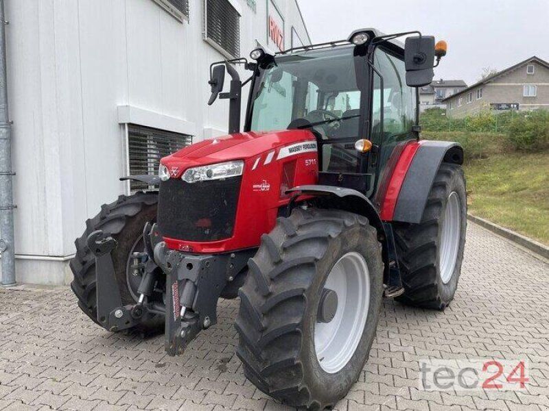 Massey Ferguson 5711 Dyna-4