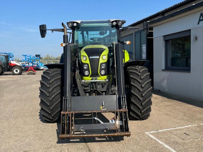 Claas Arion 430