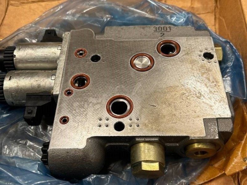 CNH Hydraulik ventil for lift