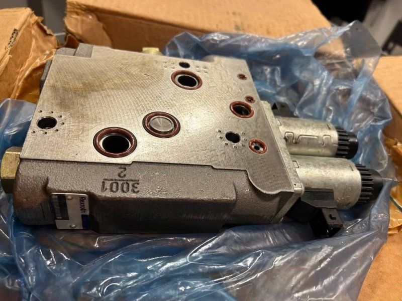 CNH Hydraulik ventil for lift