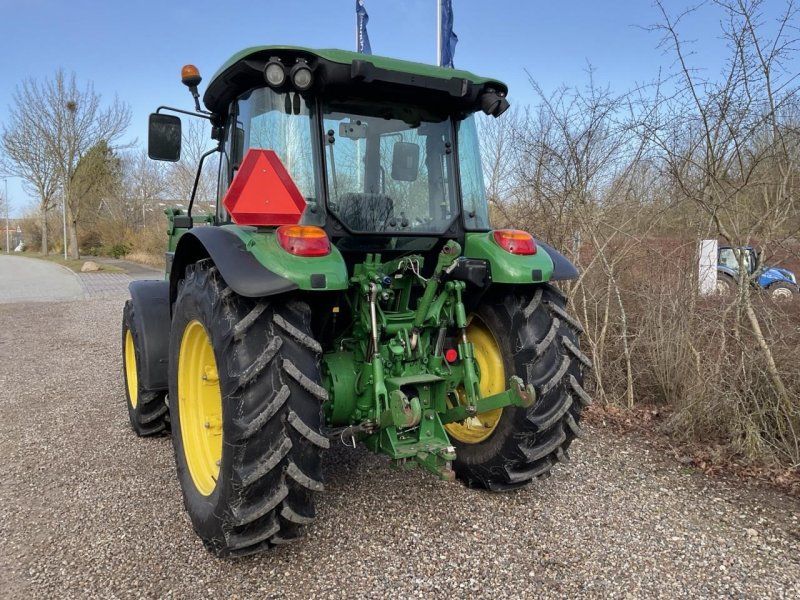 John Deere 5070M