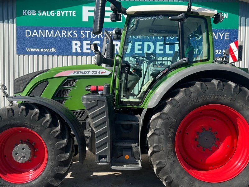 Fendt 724 Vario S4 Profi Plus Med Front PTO