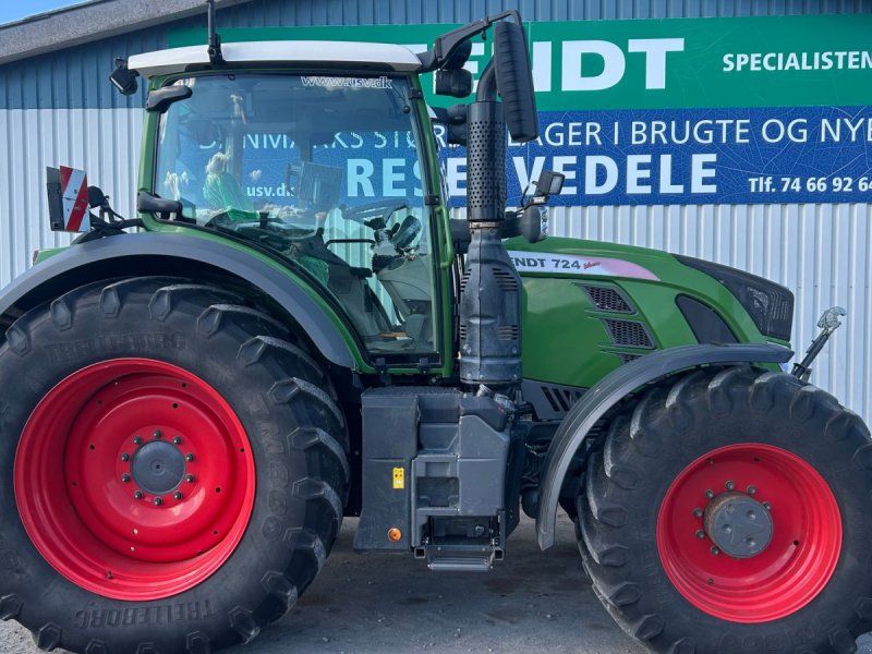 Fendt 724 Vario S4 Profi Plus Med Front PTO