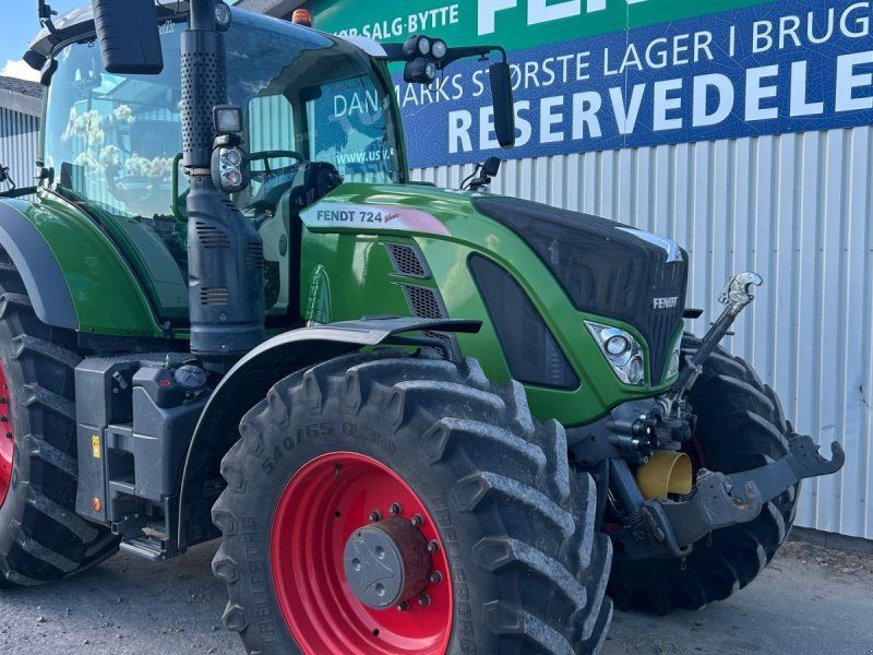 Fendt 724 Vario S4 Profi Plus Med Front PTO