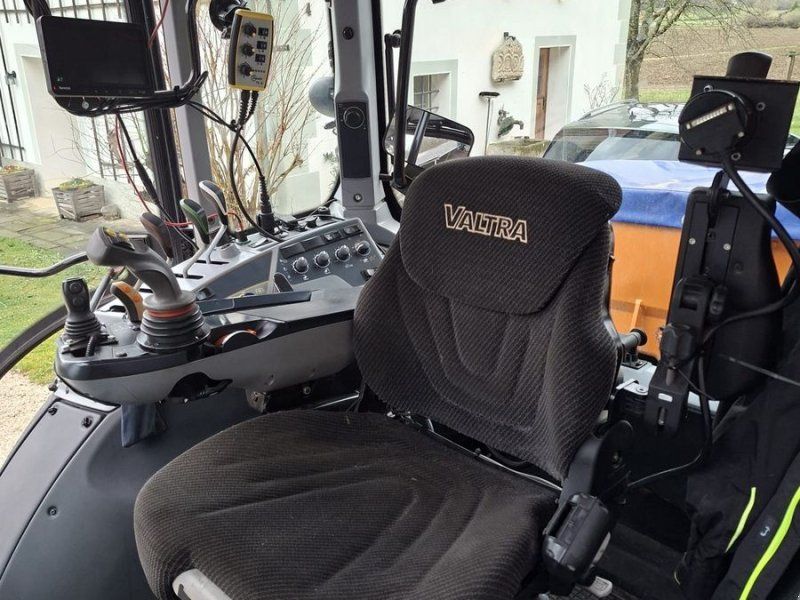 Valtra N104 HiTech